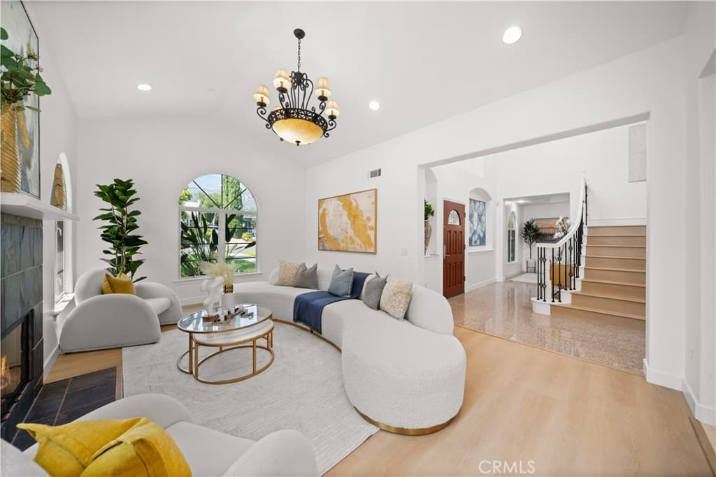 Home at 824 Ocean View Avenue, Monrovia — photo 8 of 12