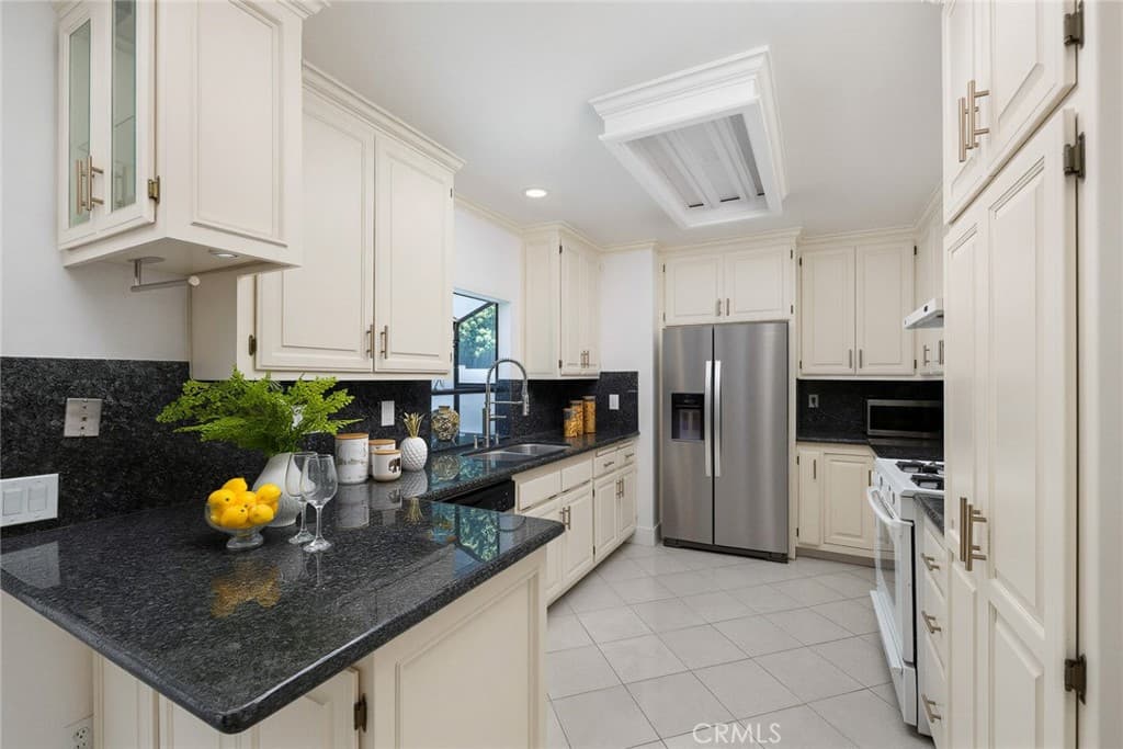 Home at 10557 Olive Street, Temple City — photo 12 of 12