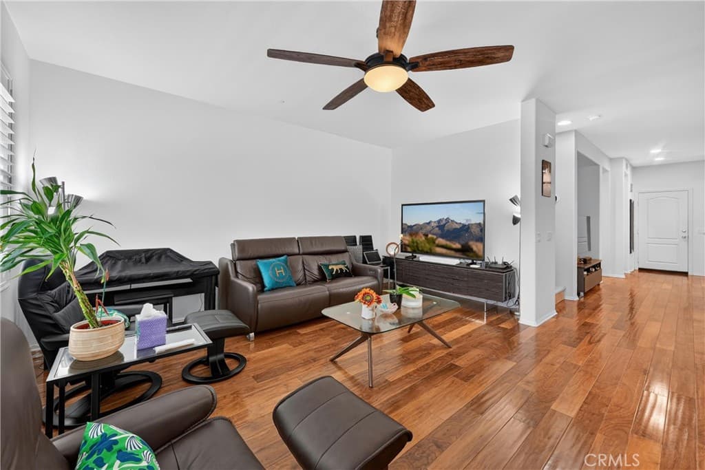 Townhouse at 849 E Prommenade D, Azusa — photo 10 of 12
