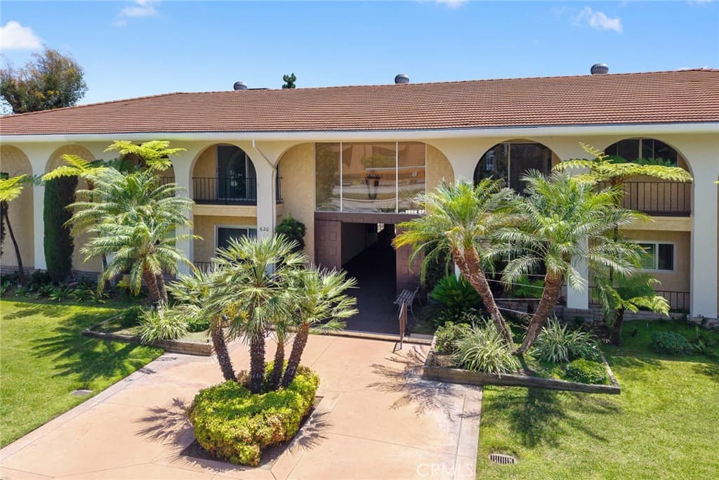 Condo at 620 W Huntington 216, Arcadia — photo 3 of 12