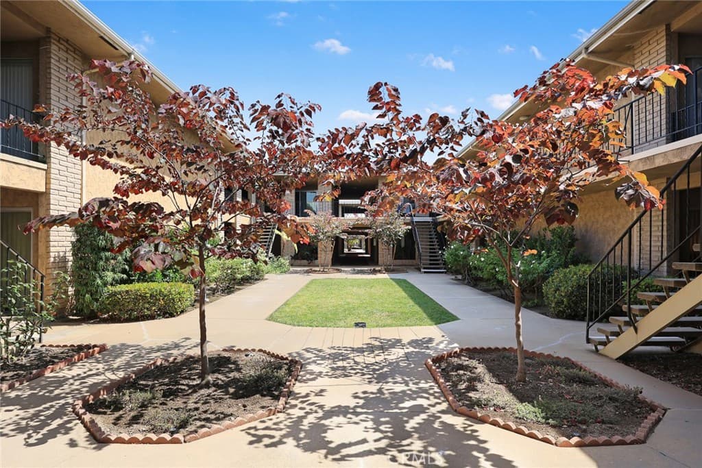 Condo at 620 W Huntington 216, Arcadia — photo 5 of 12