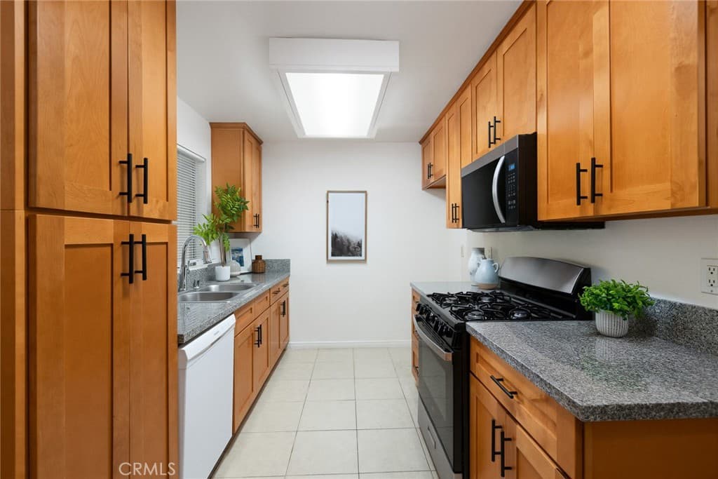 Condo at 2360 S Diamond Bar J, Diamond Bar — photo 10 of 12