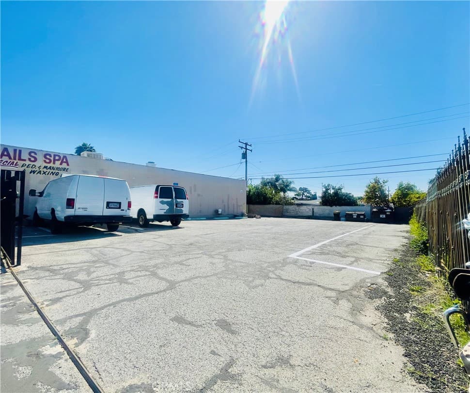 Commercial at 657 669 Glendora Avenue, La Puente — photo 5 of 5
