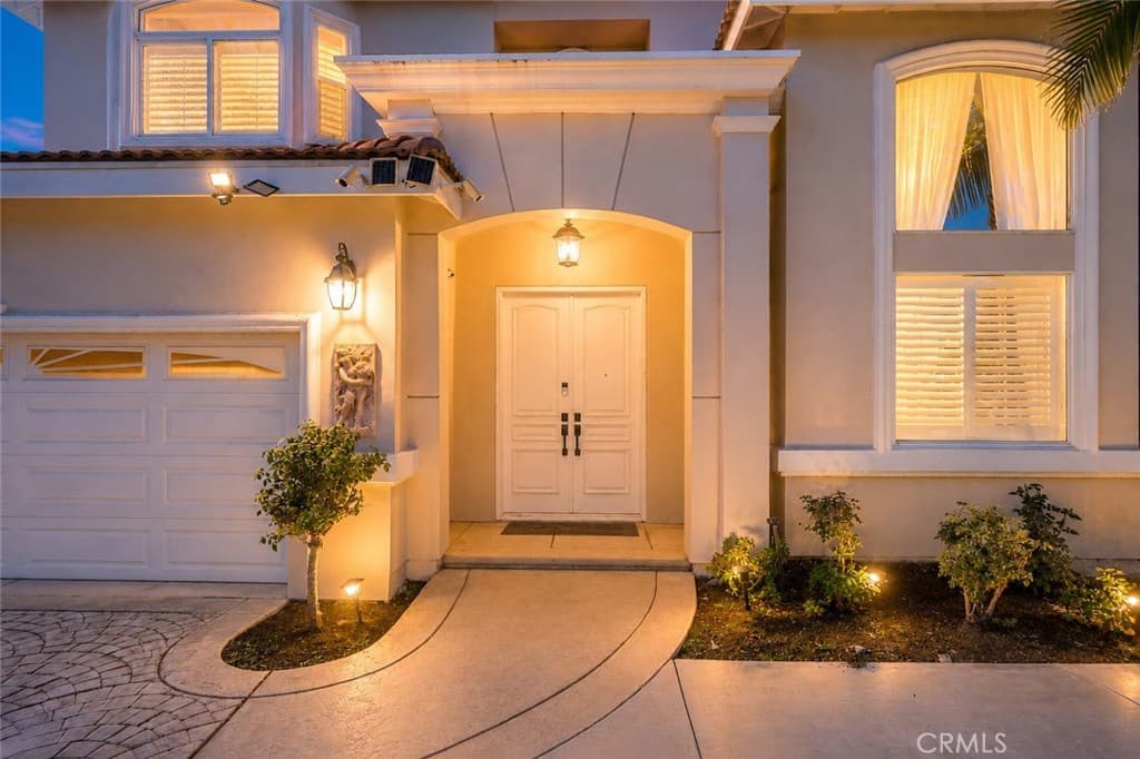 Home at 43 W Naomi Avenue, Arcadia — photo 3 of 12
