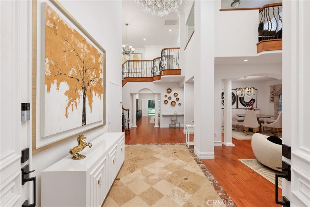 Home at 43 W Naomi Avenue, Arcadia — photo 4 of 12