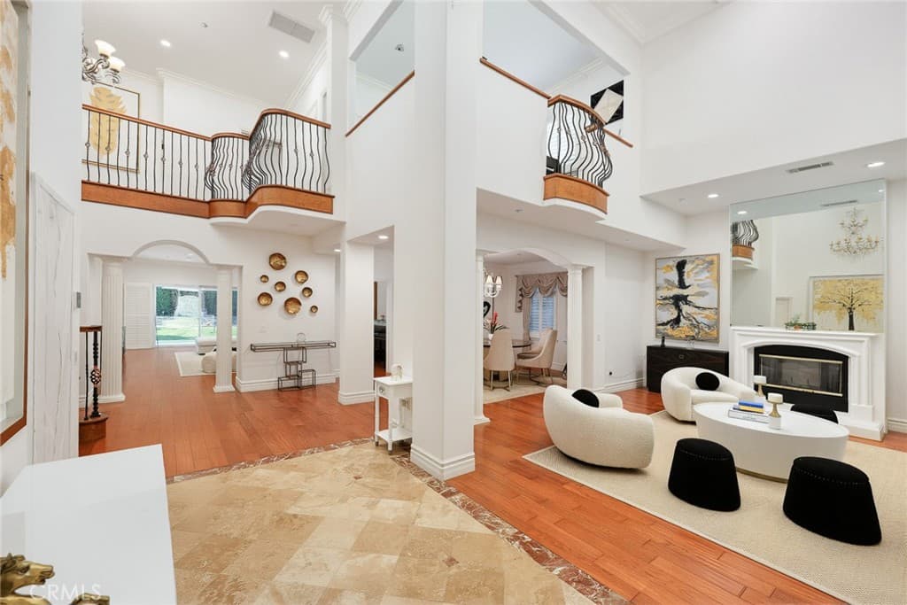 Home at 43 W Naomi Avenue, Arcadia — photo 5 of 12
