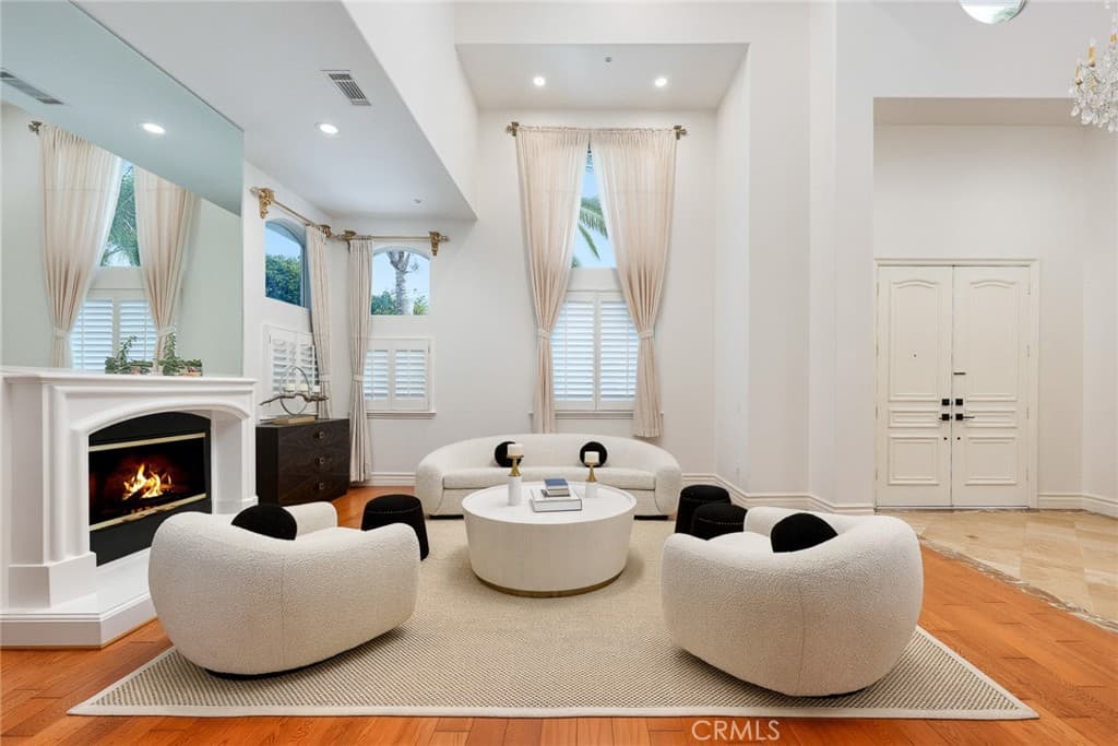 Home at 43 W Naomi Avenue, Arcadia — photo 8 of 12