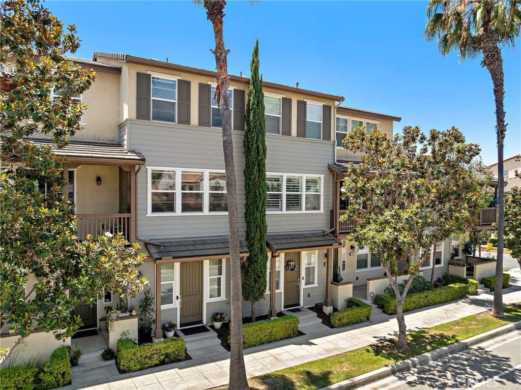 Condo at 806 E Prommenade C, Azusa — photo 2 of 12