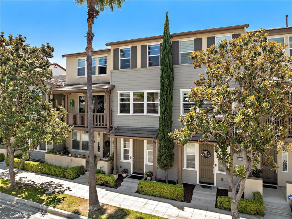 Condo at 806 E Prommenade C, Azusa — photo 3 of 12