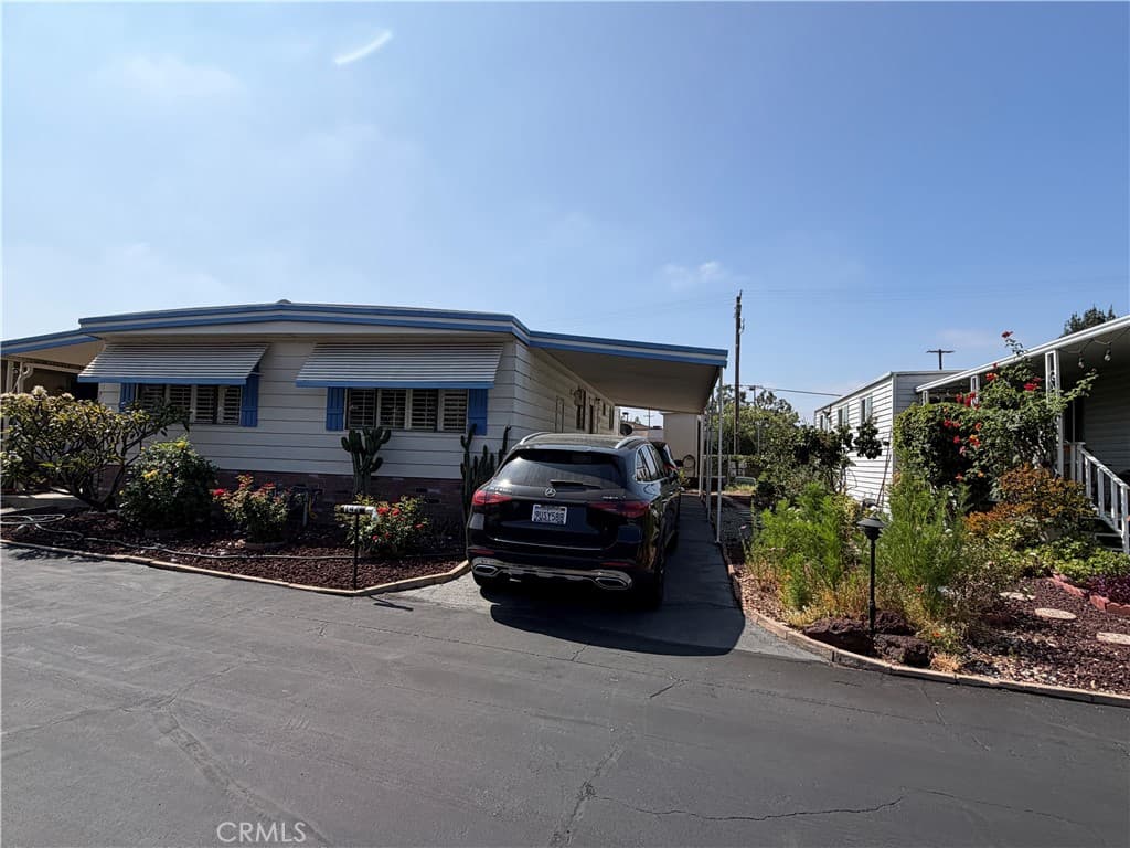 Home at 840 E Foothill 142, Azusa — photo 4 of 12