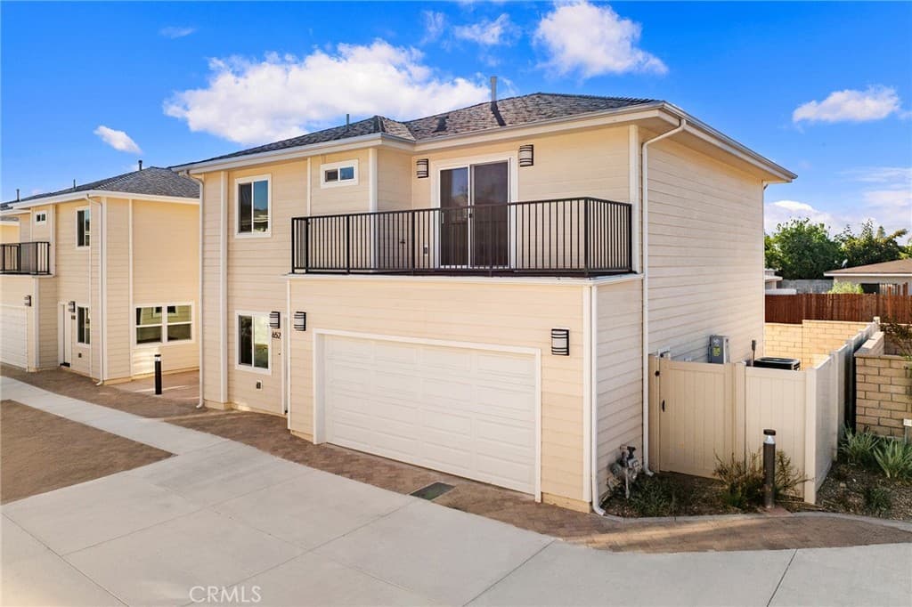 Home at 652 W Grand Avenue, Pomona — photo 7 of 12