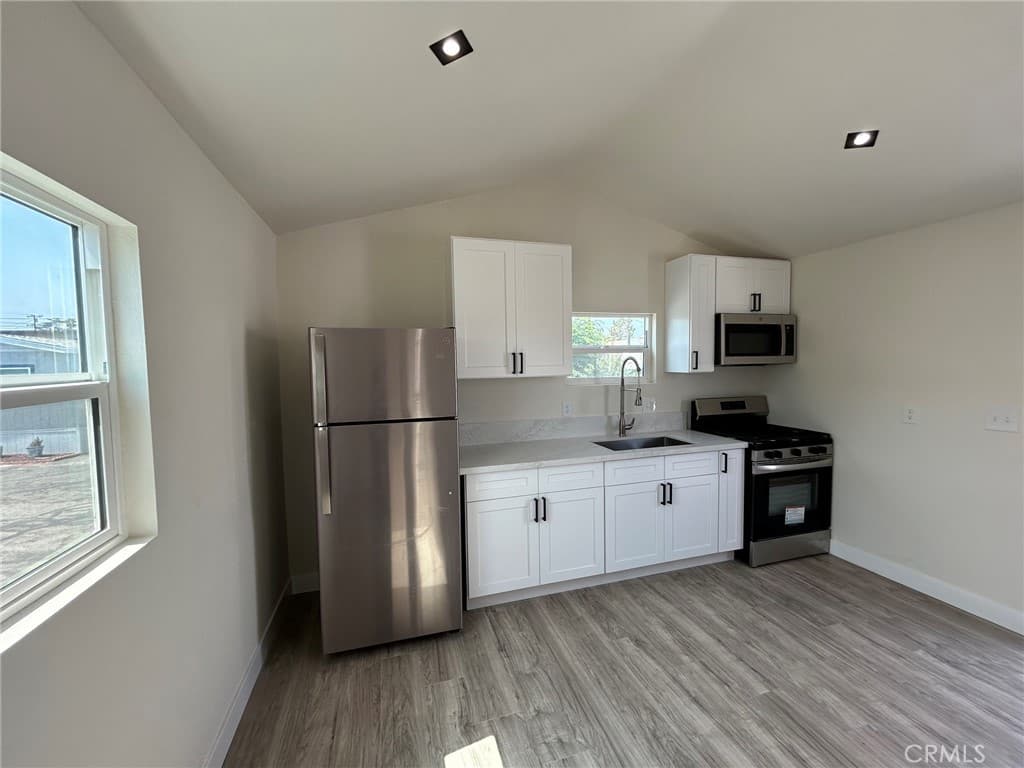 Home at 2548 Peck Road 25, Monrovia — photo 4 of 8