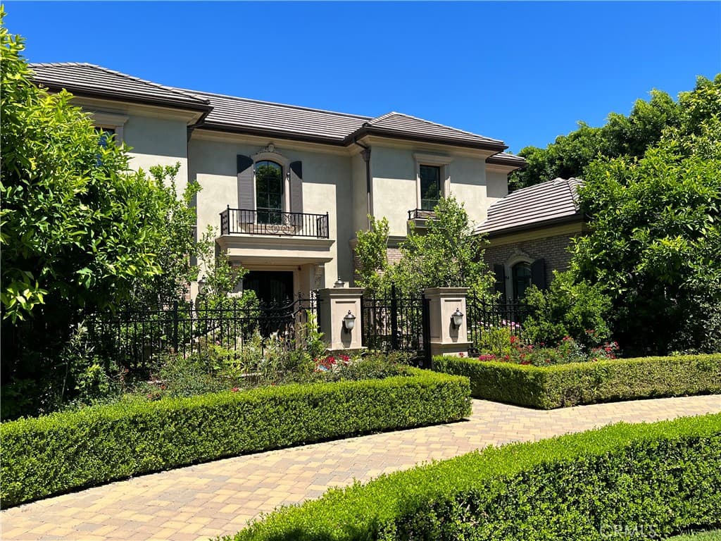 Home at 355 W Palm Dr, Arcadia — photo 1 of 12