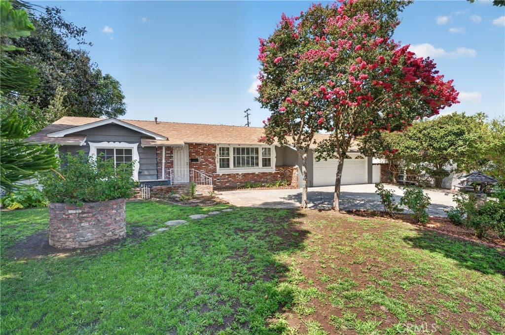 Home at 810 W Durness, West Covina — photo 4 of 12