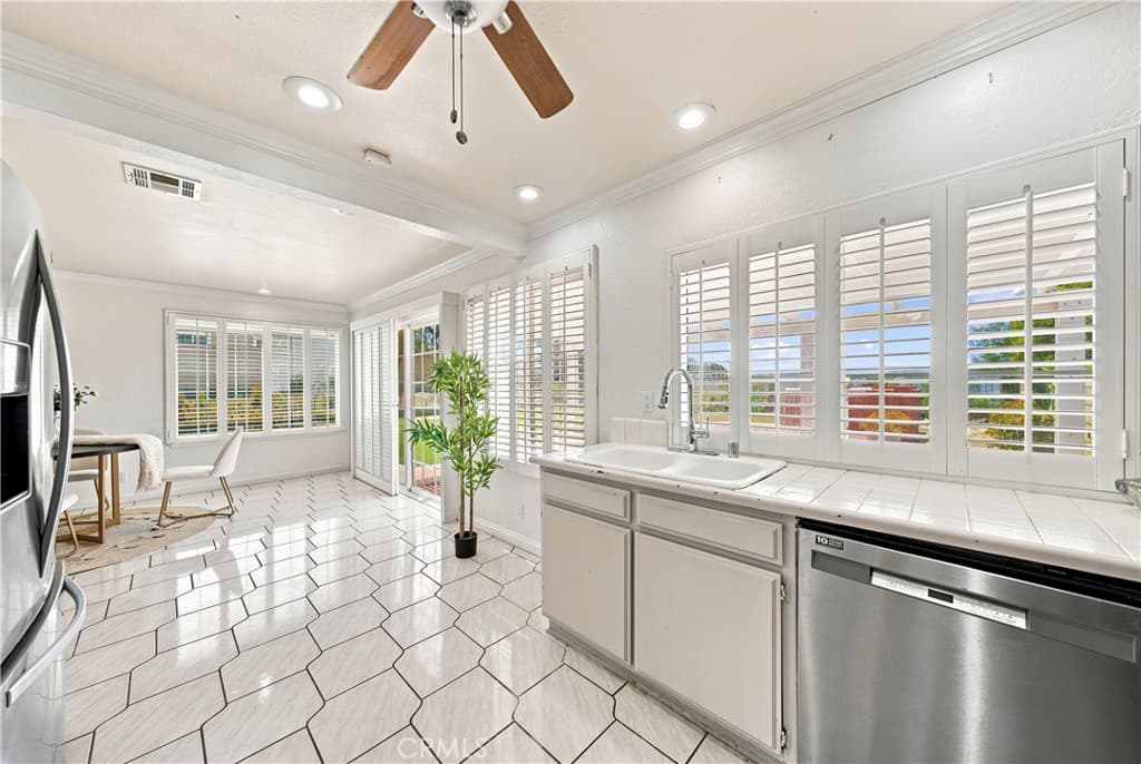 Home at 482 Vista Del Norte, Walnut — photo 11 of 12