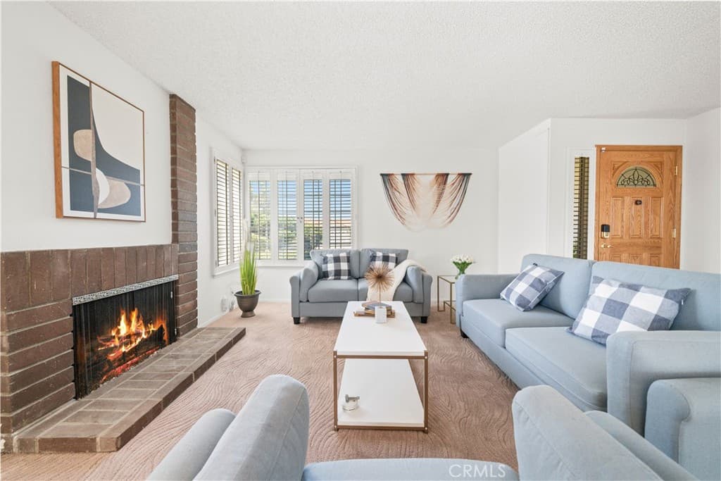 Home at 482 Vista Del Norte, Walnut — photo 4 of 12