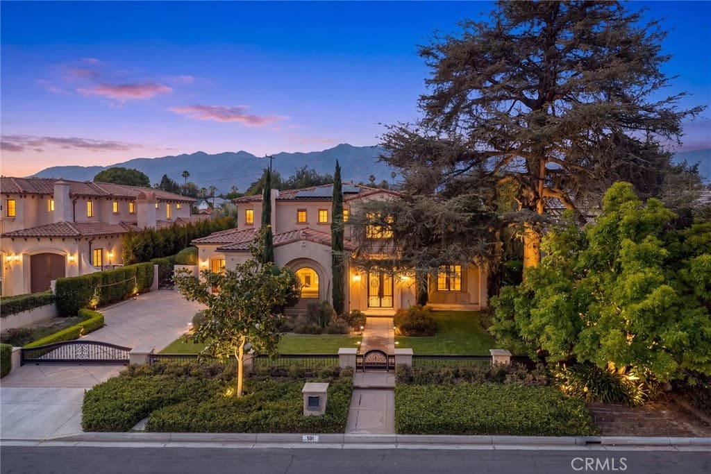 Home at 501 W Woodruff, Arcadia — photo 1 of 12
