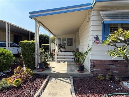 Home at 840 E Foothill 142, Azusa — photo 3 of 12