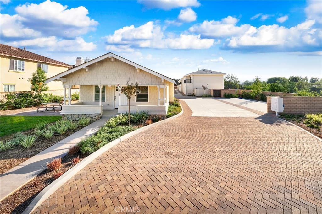 Home at 640 W Grand Avenue, Pomona — photo 4 of 12