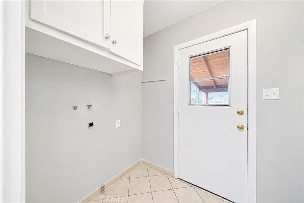 Home at 401 S Cherrywood Street, West Covina — photo 10 of 12