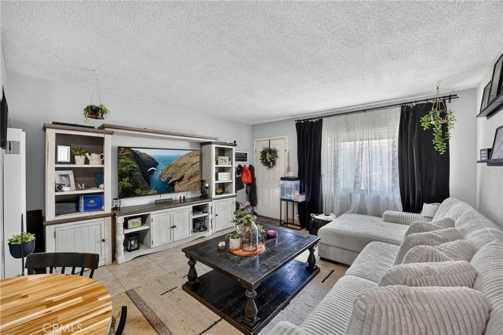 Commercial at 805 E 8th Street, Pomona — photo 11 of 12