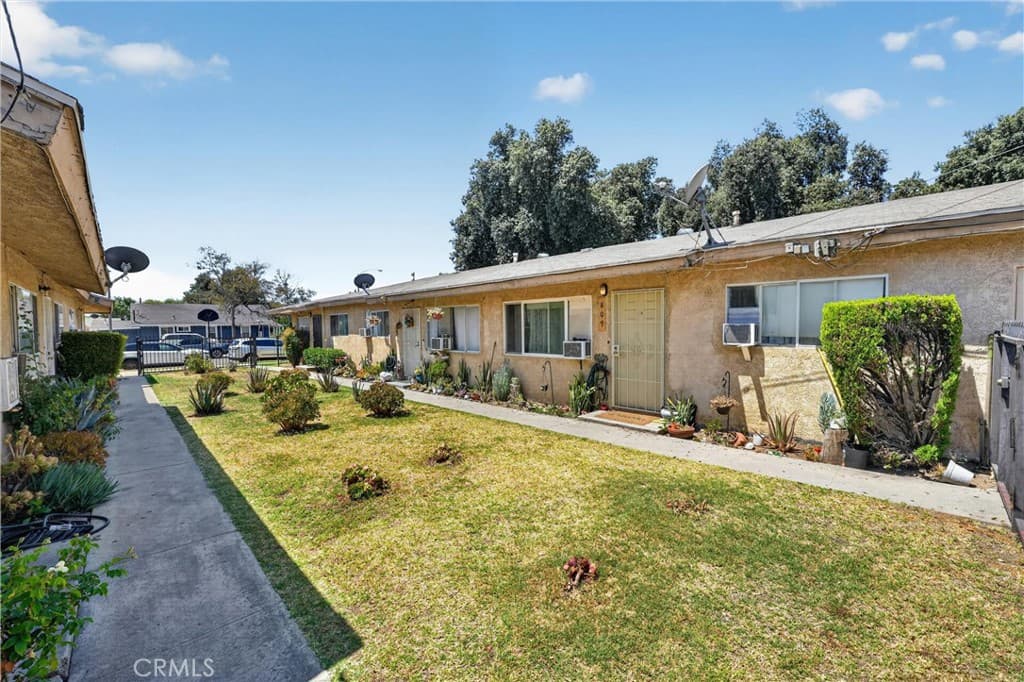 Commercial at 805 E 8th Street, Pomona — photo 3 of 12