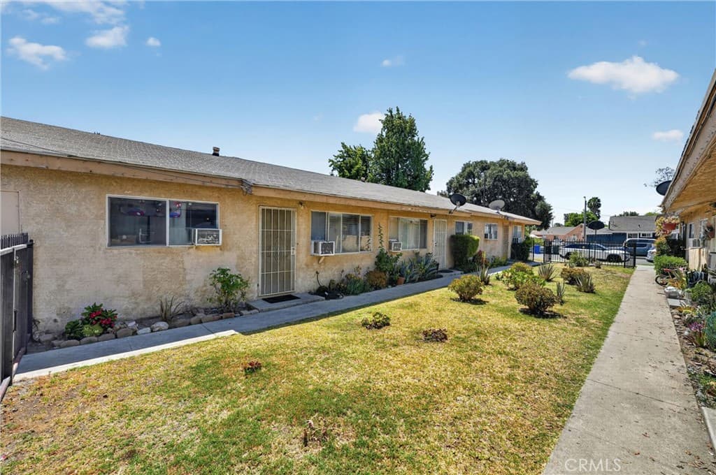 Commercial at 805 E 8th Street, Pomona — photo 5 of 12