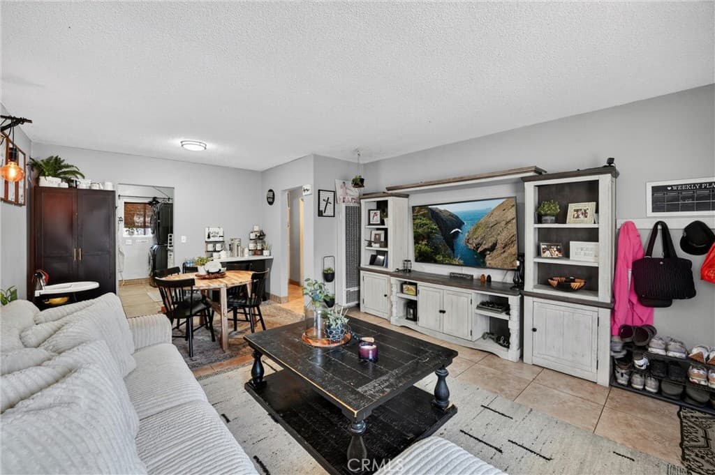 Commercial at 805 E 8th Street, Pomona — photo 10 of 12