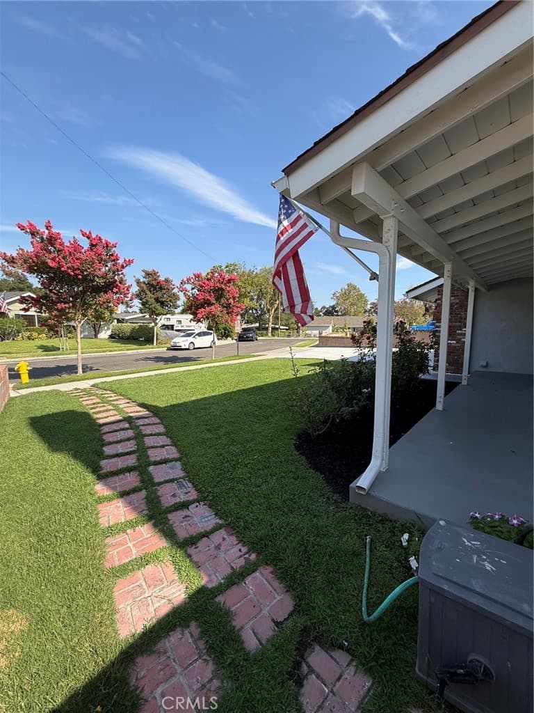 Home at 321 N Mountain Avenue, Monrovia — photo 3 of 12