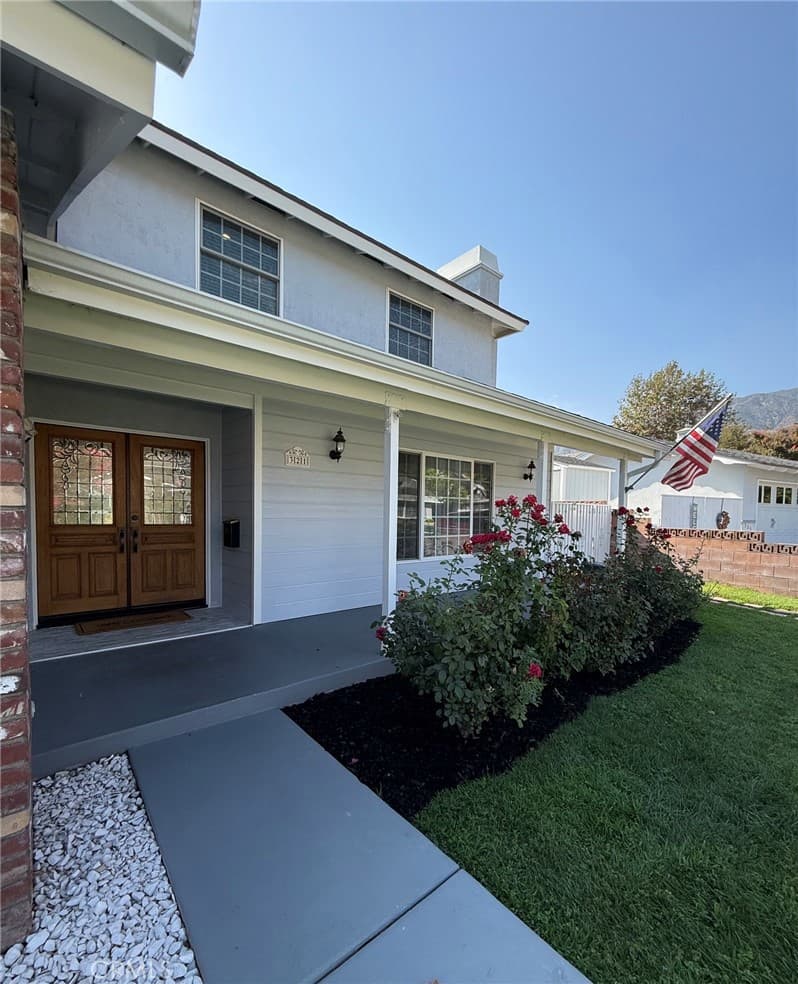 Home at 321 N Mountain Avenue, Monrovia — photo 4 of 12