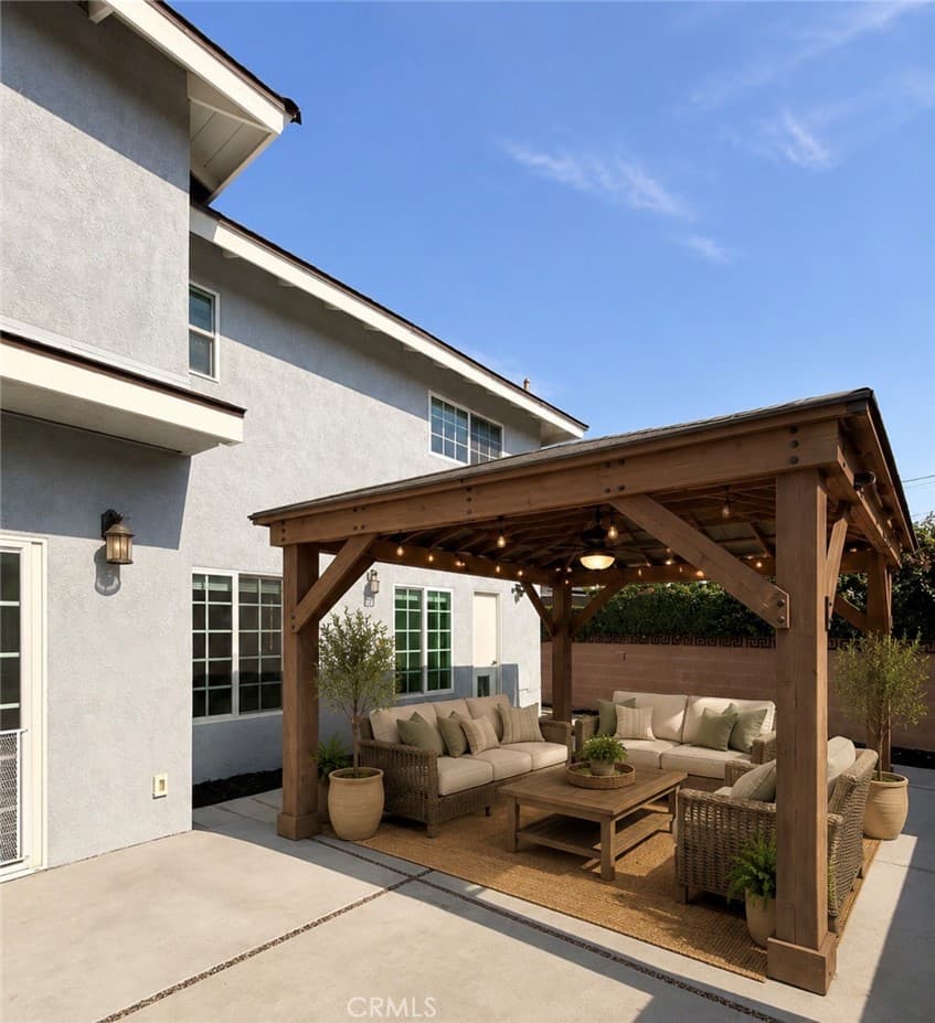 Home at 321 N Mountain Avenue, Monrovia — photo 10 of 12