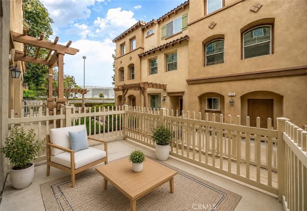 Townhouse at 758 E Matchwood, Azusa — photo 3 of 12