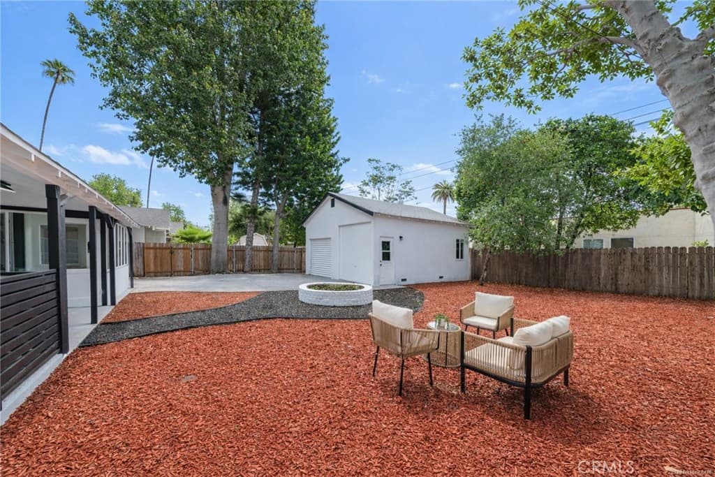 Home at 612 King Street, Monrovia — photo 11 of 12