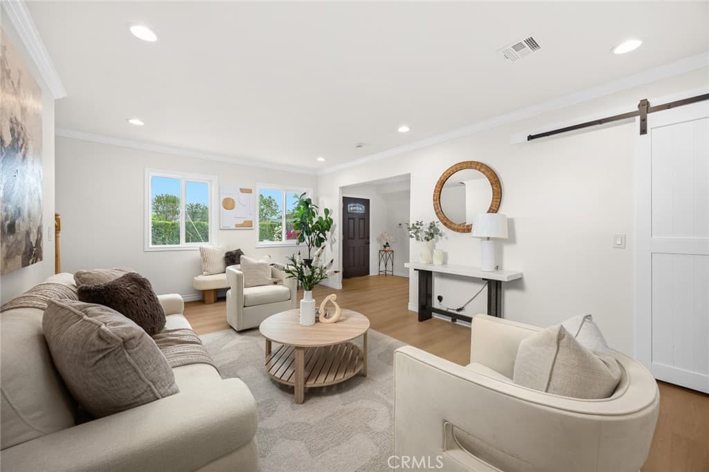 Home at 2335 S 6th Avenue, Arcadia — photo 4 of 12
