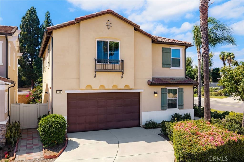 Home at 181 Promenade, Pomona — photo 3 of 12