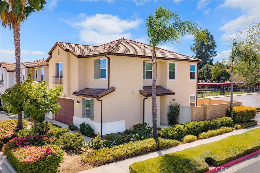 Home at 181 Promenade, Pomona — photo 4 of 12