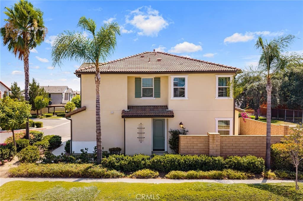 Home at 181 Promenade, Pomona — photo 5 of 12