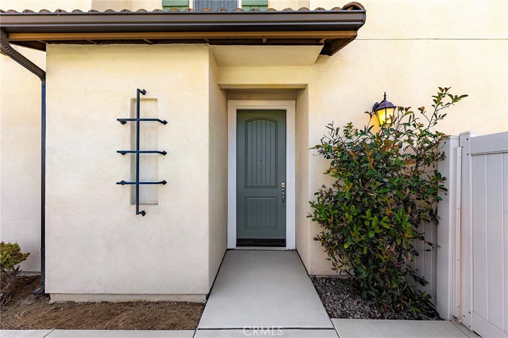 Home at 181 Promenade, Pomona — photo 6 of 12