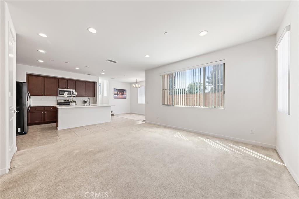 Home at 181 Promenade, Pomona — photo 9 of 12