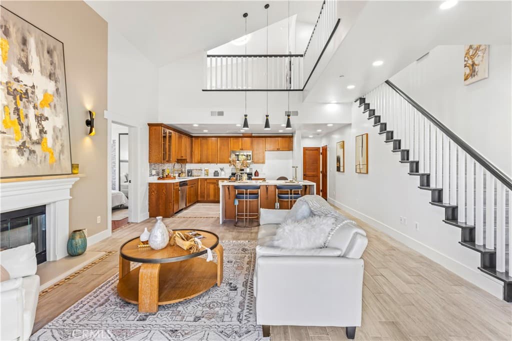 Condo at 142 N Vermont ave B, Glendora — photo 1 of 12
