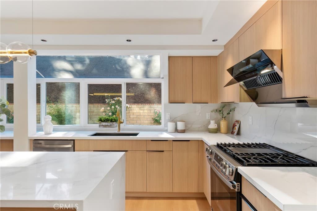 Home at 2747 Whippoorwill Drive, Rowland Heights — photo 10 of 12