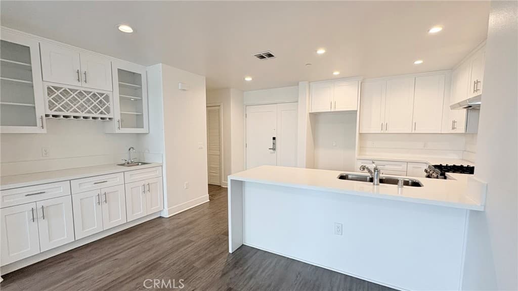Condo at 56 E Duarte Road #320, Arcadia — photo 4 of 12