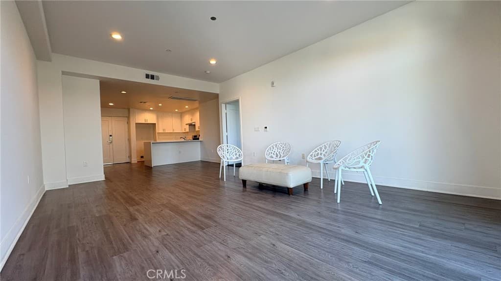 Condo at 56 E Duarte Road #320, Arcadia — photo 5 of 12