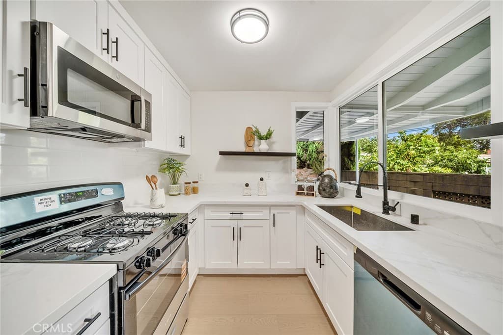 Home at 1460 Hacienda Place, Pomona — photo 10 of 12
