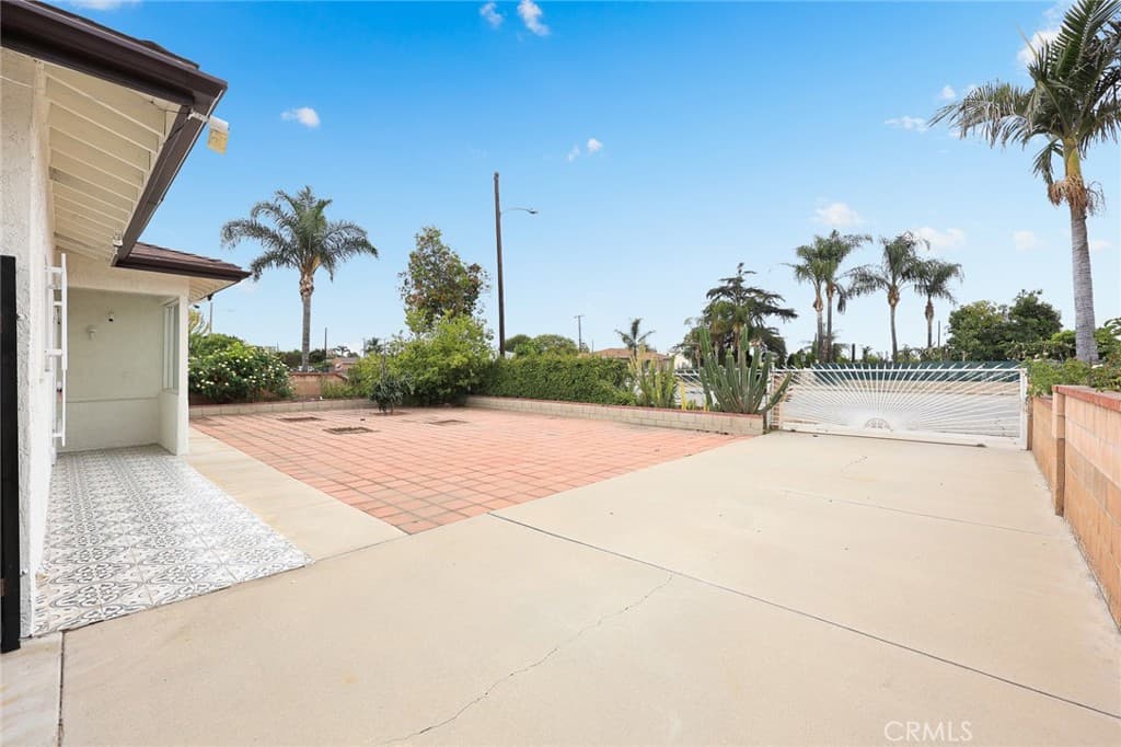 Home at 5024 Baldwin Park Boulevard, Baldwin Park — photo 4 of 12