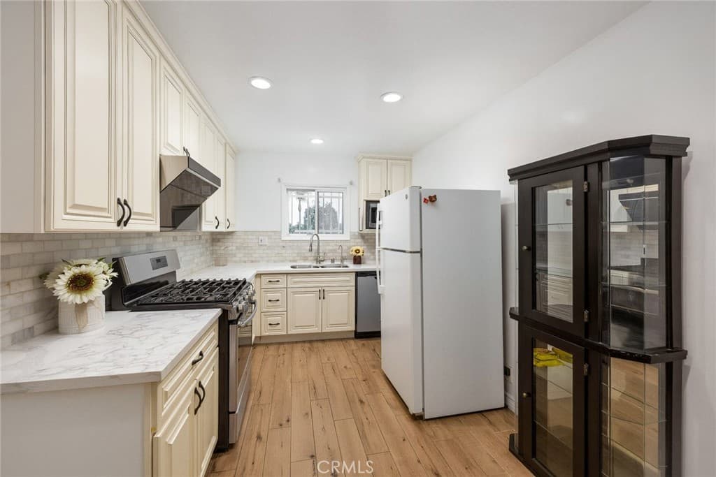 Home at 5024 Baldwin Park Boulevard, Baldwin Park — photo 7 of 12