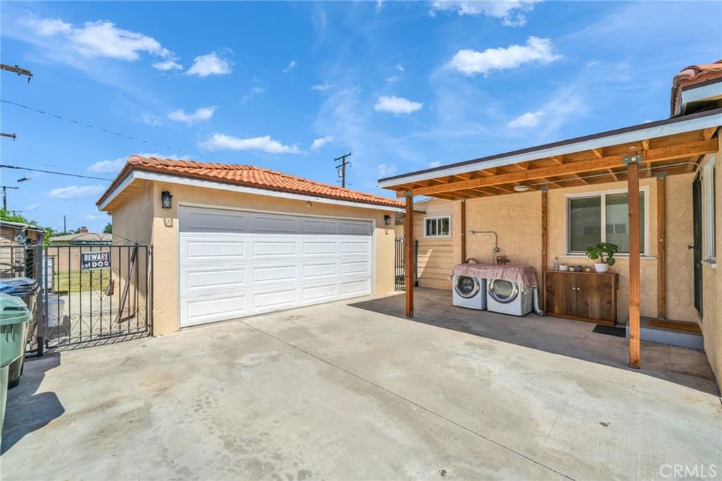 Home at 541 N Osborn Ave, West Covina — photo 4 of 12