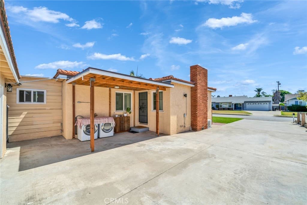 Home at 541 N Osborn Ave, West Covina — photo 5 of 12
