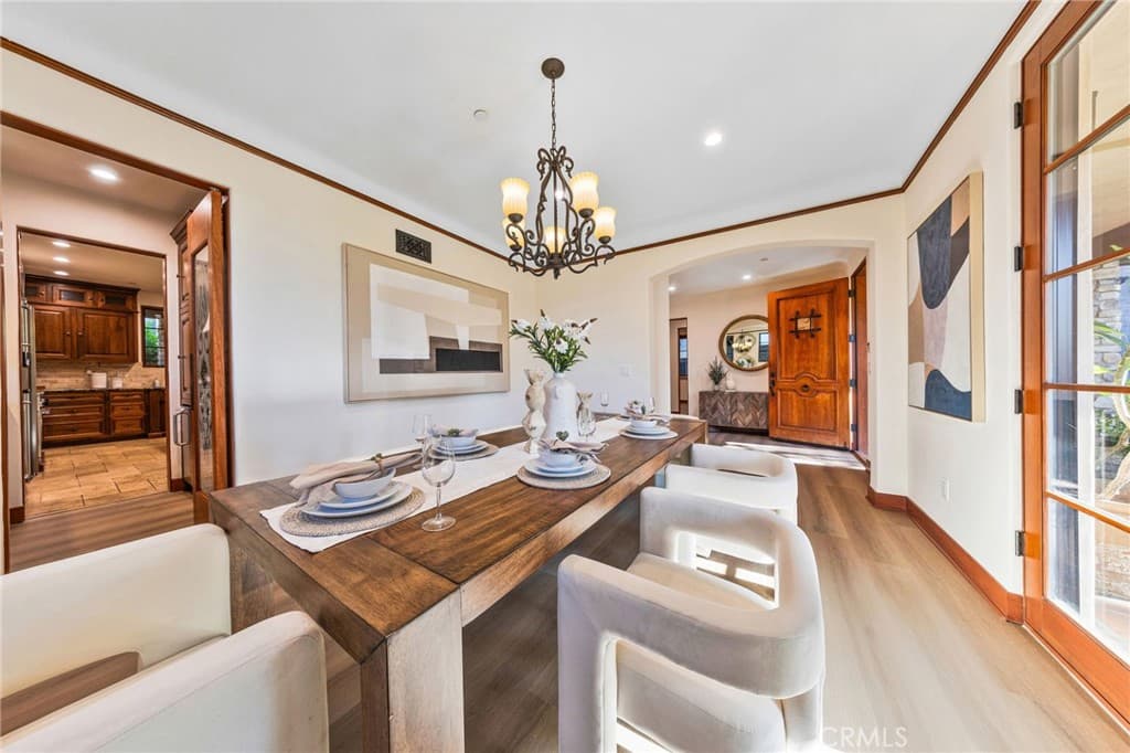 Home at 407 N Magnolia, Monrovia — photo 11 of 12