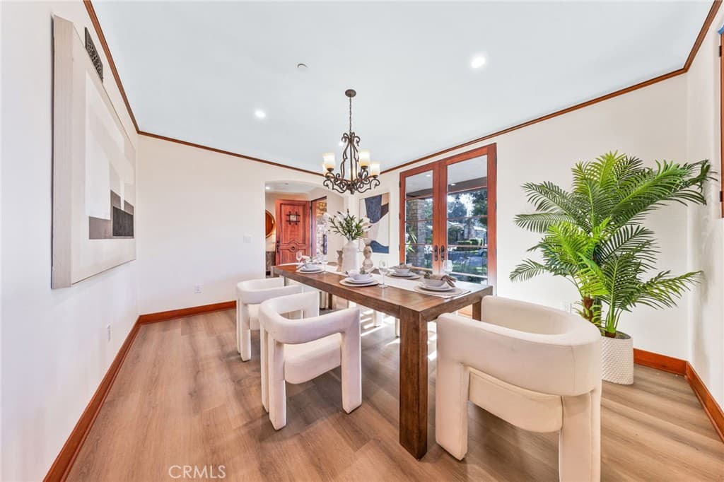 Home at 407 N Magnolia, Monrovia — photo 10 of 12